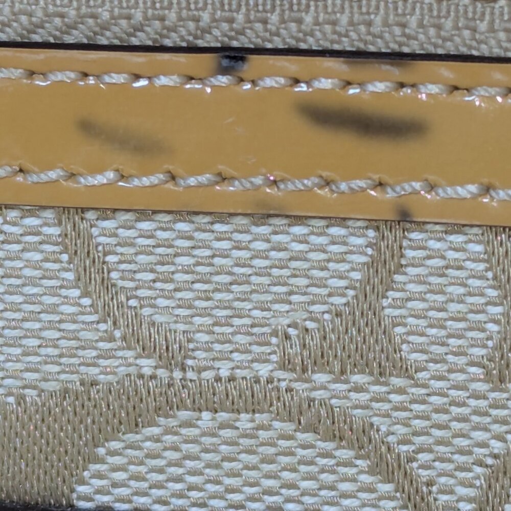 Coach crossbody, front zip pockets, jacquard & leather. - Picture 3 of 9
